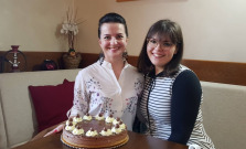 Odporúčame kombináciu espresso v Magure s koláčikom od Kristy´s Bakery