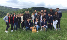 Poc še bavic! Mladej skupine z Bardejova vychádza svieži letný hit