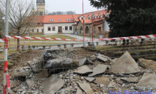 Práce na Hviezdoslavovej ulici pokračujú