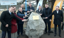 VIDEO | Rekonštrukcie prihraničnej cesty s Poľskom | Odsúhlasené nové cyklistické projekty | Nové cestovné poriadky | Krajské múzeum ponúka nové výstavy