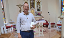 Misionár Vlastimil Chovanec z Rwandy na svätej omši v Hrabovci