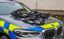 Polícia pátra po nebezpečnom mužovi. Údajne plánoval znetvoriť dve ženy