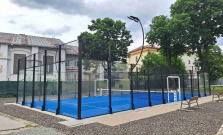 Na košickej strednej škole pribudlo moderné padelové ihrisko. Využívať ho bude aj verejnosť